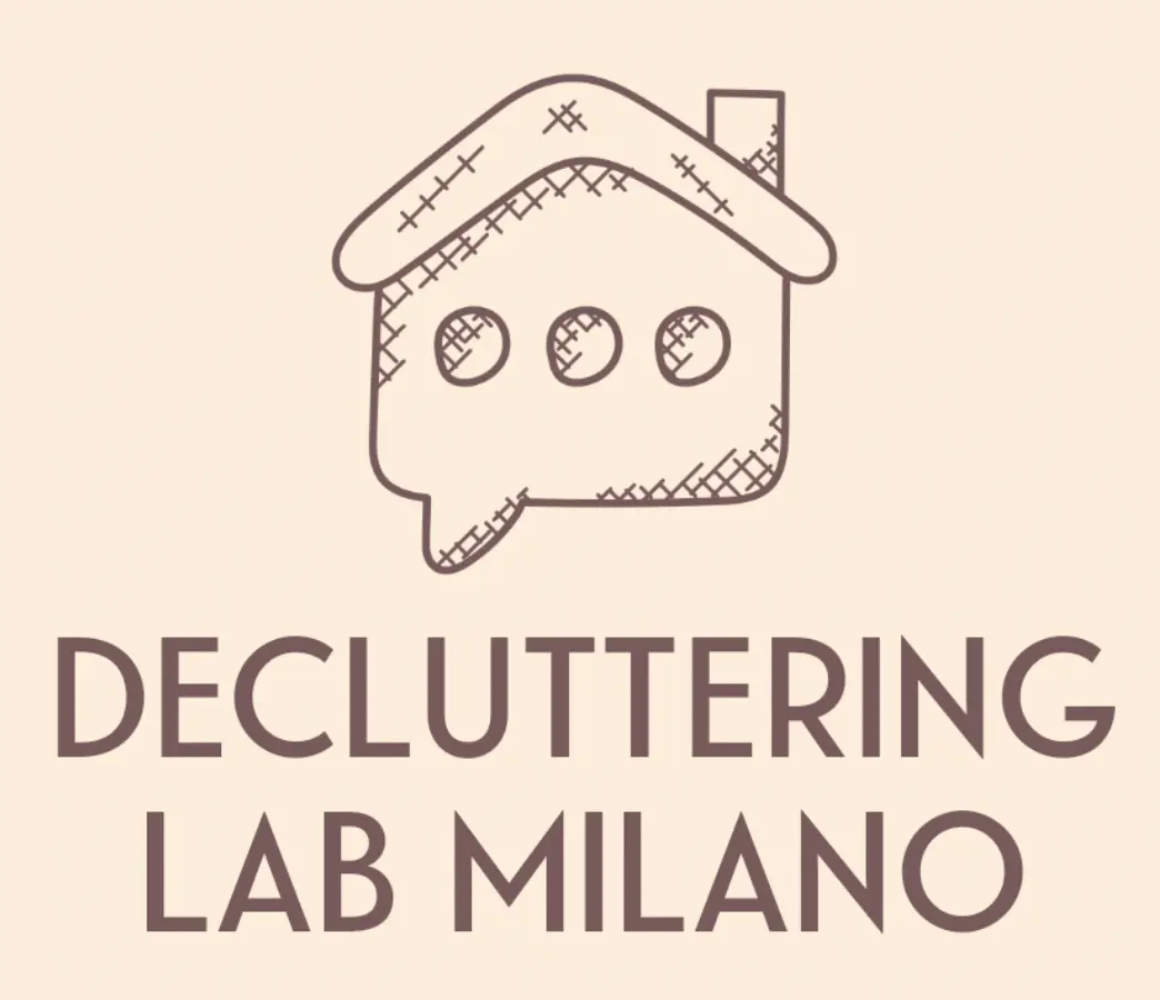 Decluttering logo